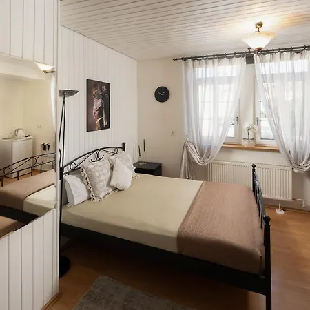 Syrtaki Rooms Comfortable Business Stay Im Schwarzwald *